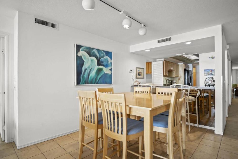 Relax with a Fabulous Ocean View Ocean Sounds in This 2 Bedroom 2 Bath Den